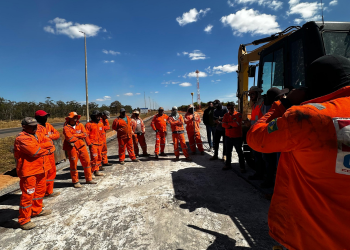 ELO NEWS Materia Pioneirismo: CLC, SITECH e Tecnologia PCS900 da Trimble revolucionam pavimentação no Nordeste 