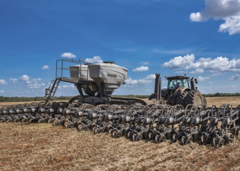 ELO NEWS Materia Plantadeira Momentum da Valtra ganha novas configurações e tecnologias para aumentar a produtividade no campo