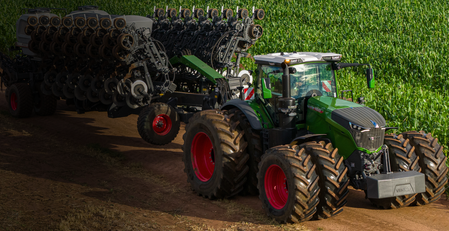 Fendt atualiza a Série 1000 com UltraVision, novos sistemas inteligentes e mais eficiência operacional 