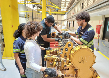 ELO NEWS Materia Há 30 anos, Sotreq forma profissionais e transforma vidas por meio da Escola de Formação de Mecânicos 