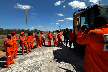 Portal Elo Materia Pioneirismo: CLC, SITECH e Tecnologia PCS900 da Trimble revolucionam pavimentação no Nordeste 