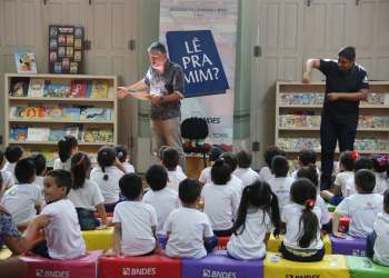 "Lê pra mim?": Sotreq e iSSO (Instituto Social Sotreq) promovem projeto de inclusão e incentivo à leitura.